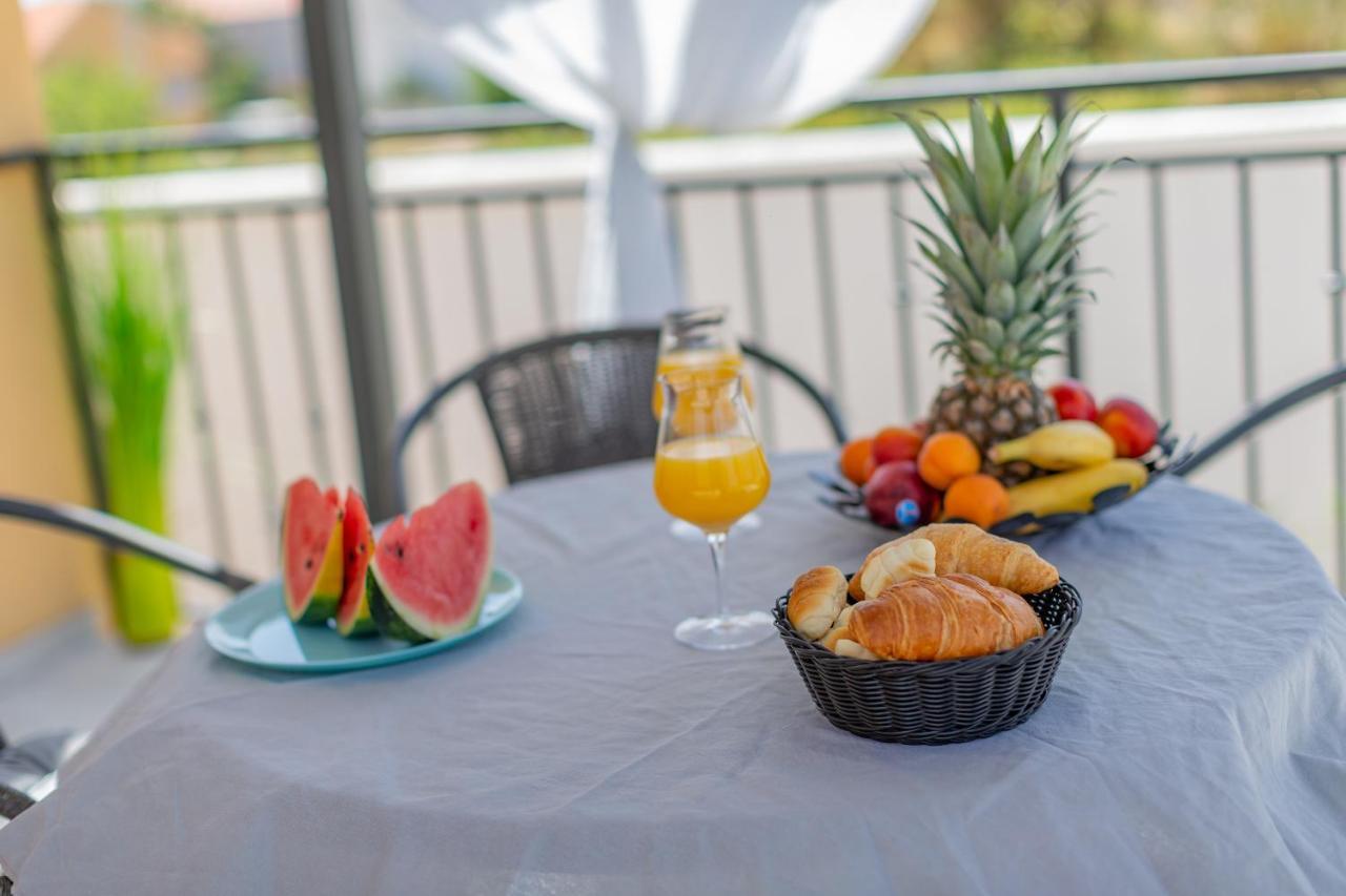 Family And Friends Private Heated Pool With Jacuzzi Zadar