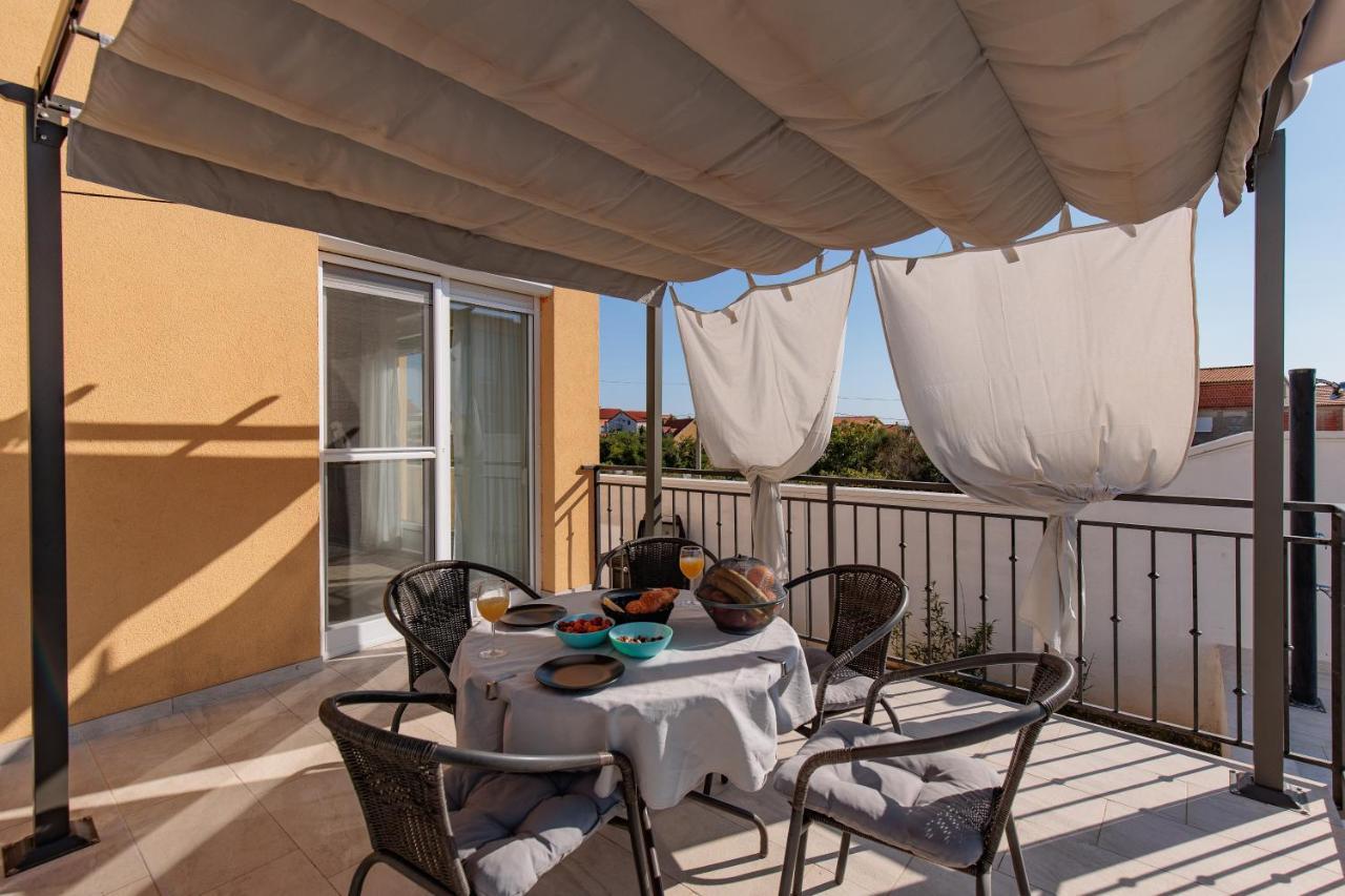 Family And Friends Private Heated Pool With Jacuzzi *