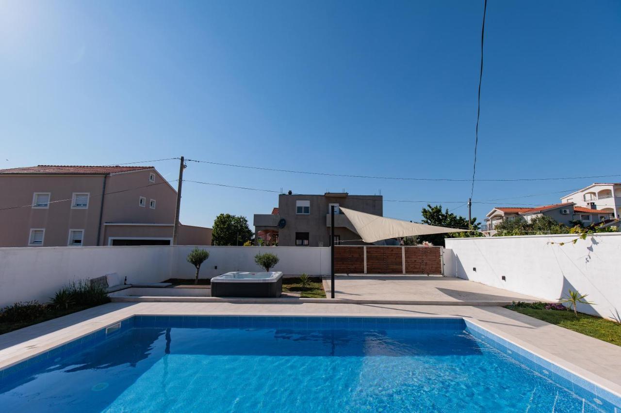 Family And Friends Private Heated Pool With Jacuzzi Zadar