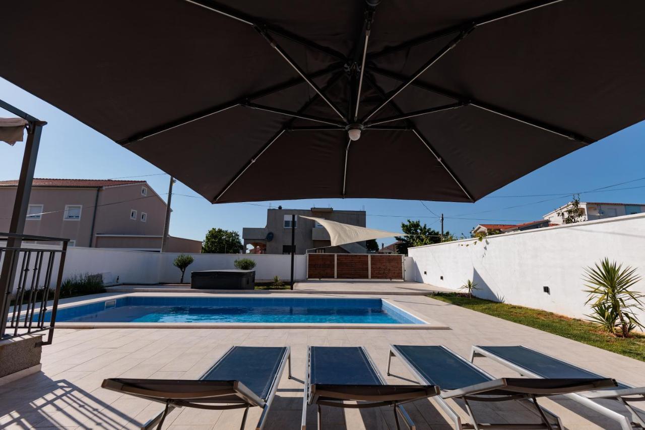 Family And Friends Private Heated Pool With Jacuzzi Zadar
