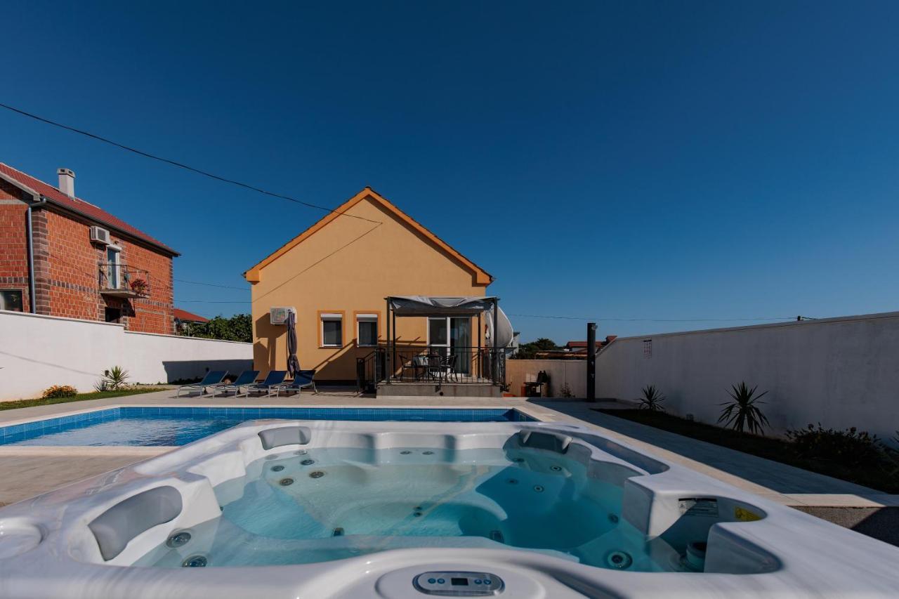 Villa Family And Friends Private Heated Pool With Jacuzzi *