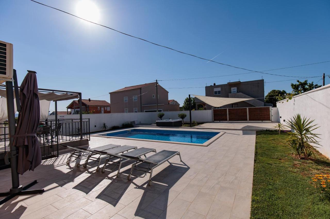 Villa Family And Friends Private Heated Pool With Jacuzzi *